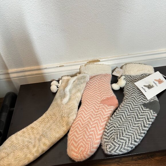 Shiraleah Mismatched Mixed Sock Bundle - Picture 9 of 16